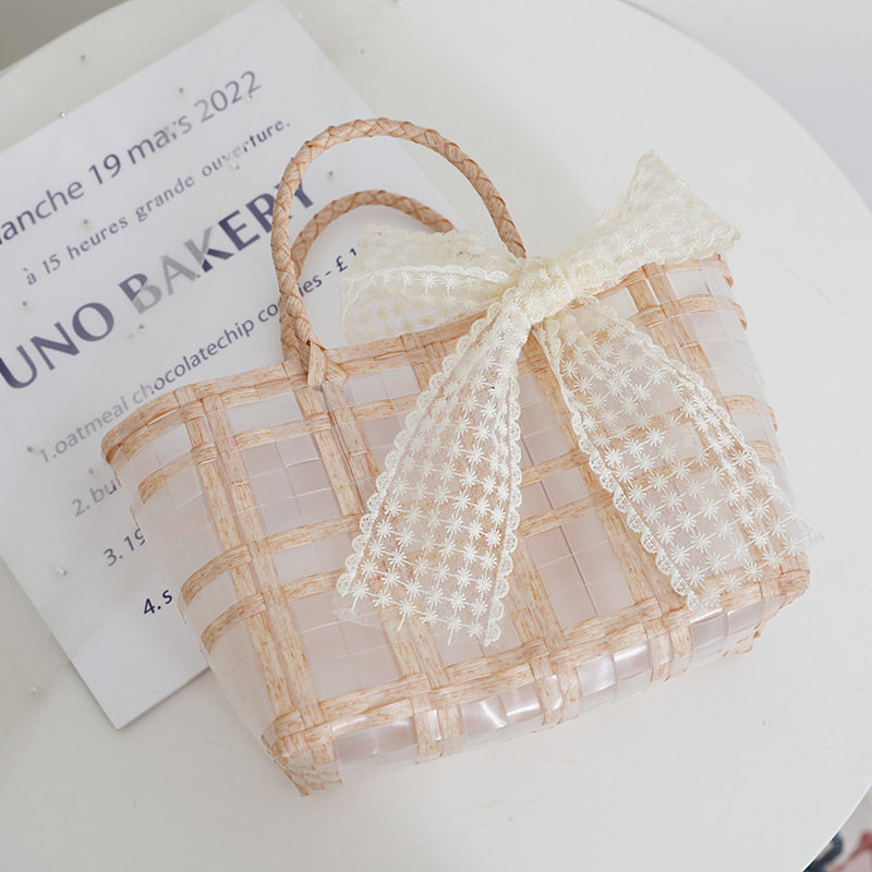 Transparent straw woven bag