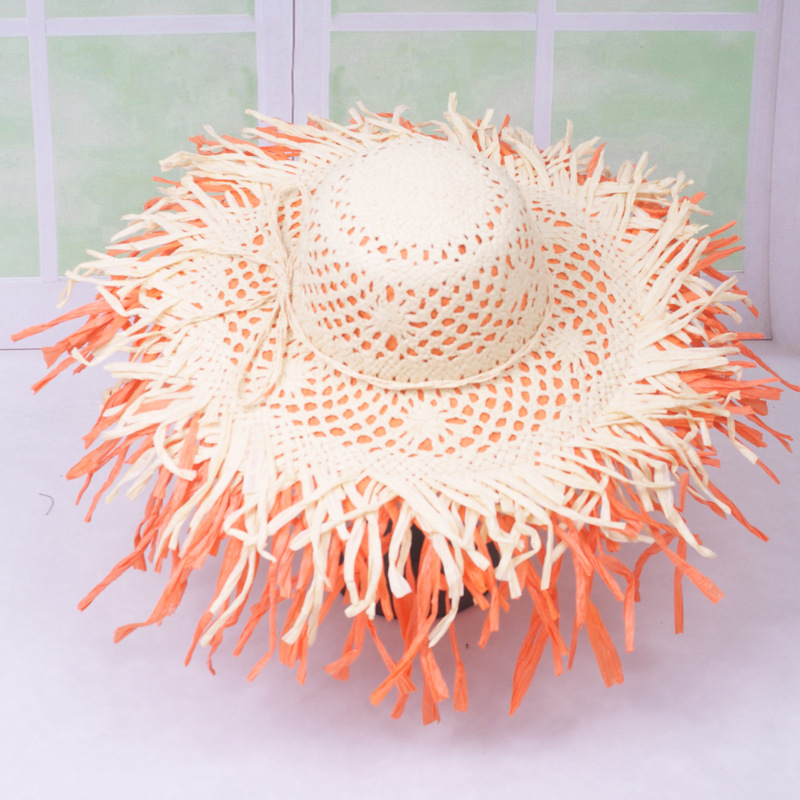 Beach large brimmed straw hat