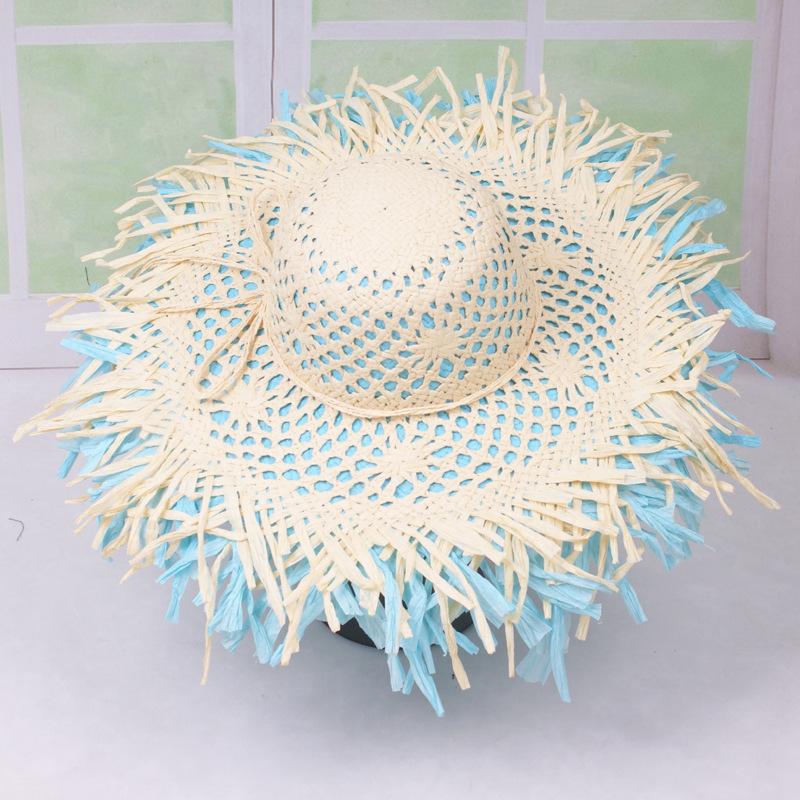 Beach large brimmed straw hat