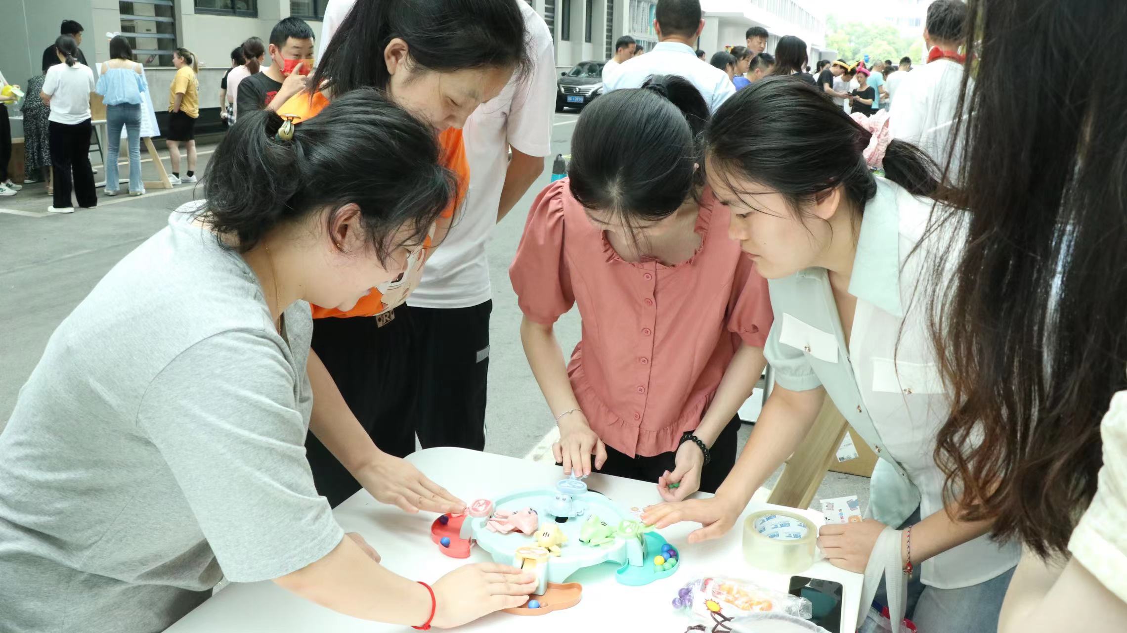 Employee Children's Day Style Display